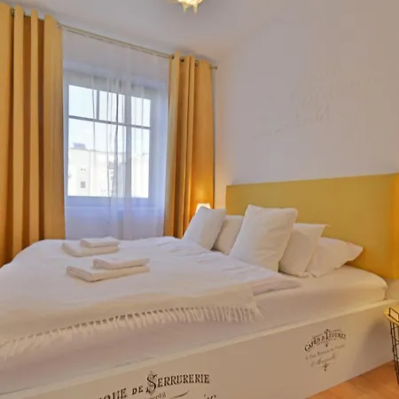 Sunset - Holdu Pruskiego - Sloneczne Mieszkanie Blisko Centrum Miasta, Przy Parku Zdrojowym - Garaz Podziemny! Apartmán *
